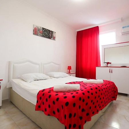 Theodora Hotel Уреки Екстериор снимка
