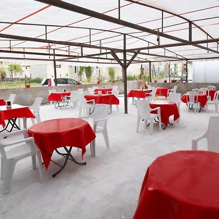 Theodora Hotel Уреки Екстериор снимка