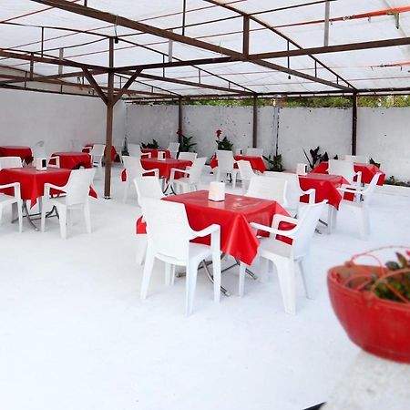 Theodora Hotel Уреки Екстериор снимка