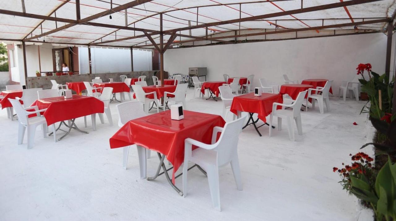 Theodora Hotel Уреки Екстериор снимка