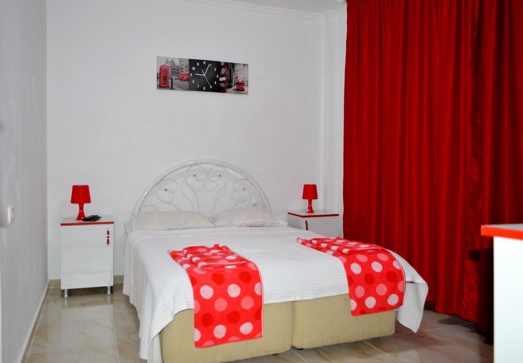 Theodora Hotel Уреки Екстериор снимка