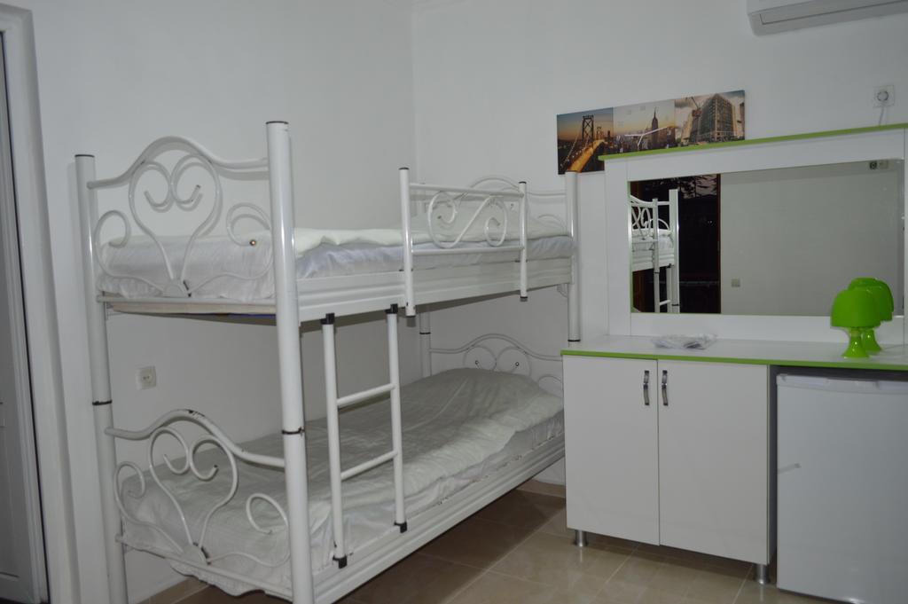 Theodora Hotel Уреки Екстериор снимка